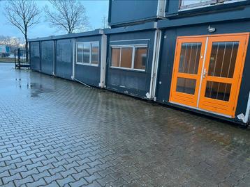 Sanitair gebouw / sanitair unit / douche unit / omkleed unit beschikbaar voor biedingen