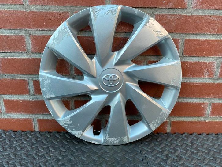 1 originele Toyota Aygo en Yaris wieldop 14 inch, Auto diversen, Wieldoppen, Gebruikt, Ophalen of Verzenden