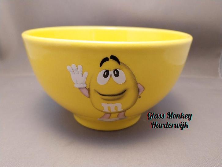 M&M's bowls. ( Yellow ), Huis en Inrichting, Keuken | Servies, Zo goed als nieuw, Kom(men), Overige stijlen, Aardewerk, Ophalen of Verzenden
