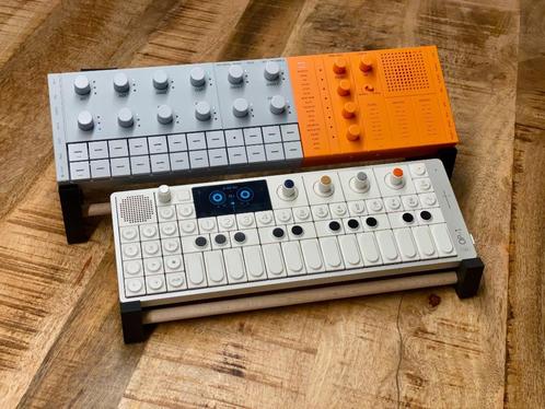 Teenage Engineering OP-1 Field Stand - Op Maat Gemaakt, Muziek en Instrumenten, Synthesizers, Nieuw, 61 toetsen, Overige merken