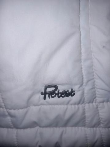 Dikke warme jas  beschikbaar voor biedingen