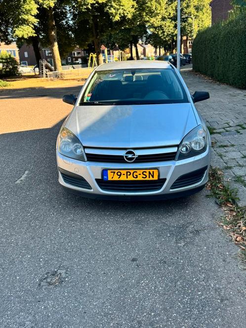 Opel Astra 1.4 16V 5D 2004 Grijs, Auto's, Opel, Bedrijf, Astra, Benzine, B, Hatchback, Handgeschakeld, Origineel Nederlands, Zilver of Grijs