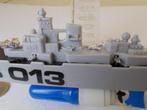 Jaren 70 Lucky BATTLE SHIP (Plastic)  Made in HONG-KONG., Overige typen, Oorlogsschip Battleship, Gebruikt, Ophalen of Verzenden
