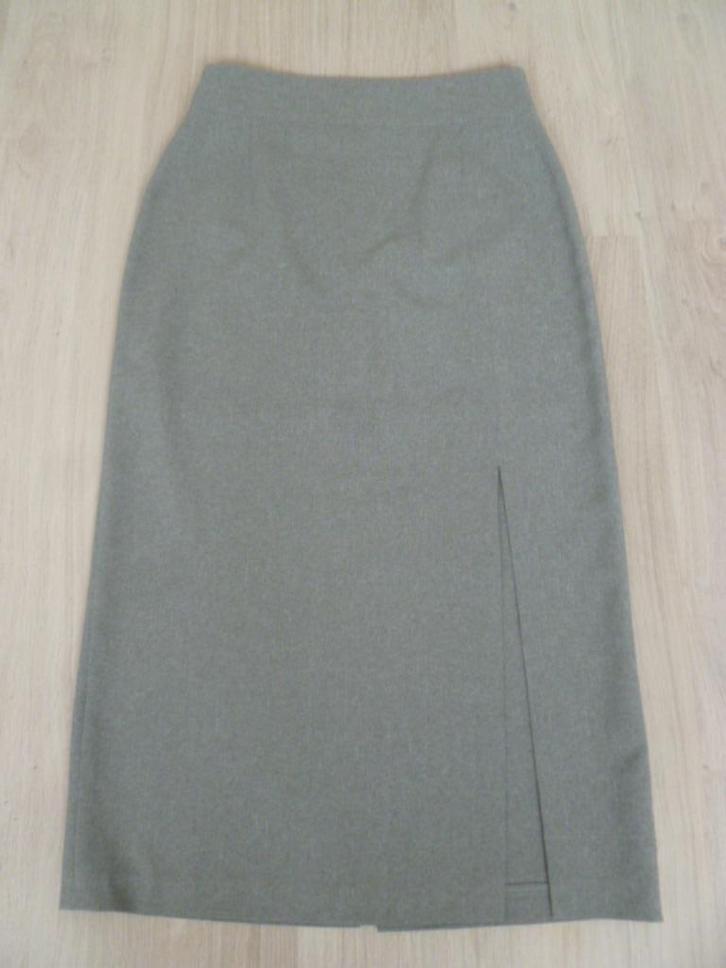 Grijze lange rok. Mt. 40/42. Lijkt nieuw. Prima kwaliteit., Kleding | Dames, Rokken, Zo goed als nieuw, Maat 38/40 (M), Grijs