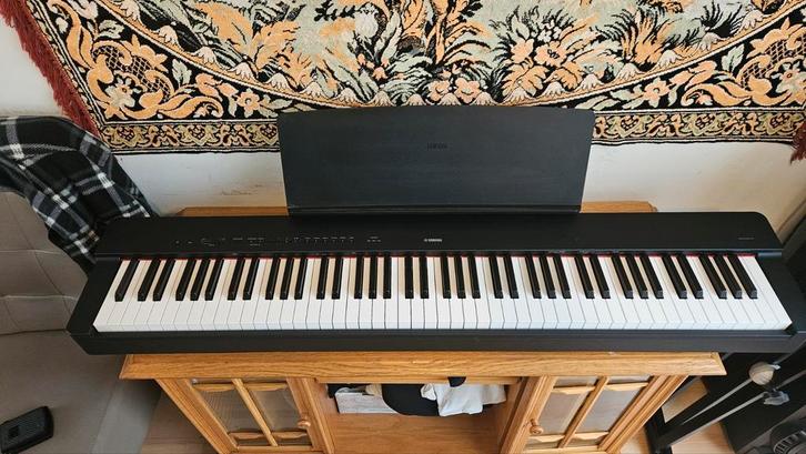 Yamaha P-223 B Digitale Piano - Zo Goed Als Nieuw!, Muziek en Instrumenten, Piano's, Zo goed als nieuw, Piano, Zwart, Digitaal