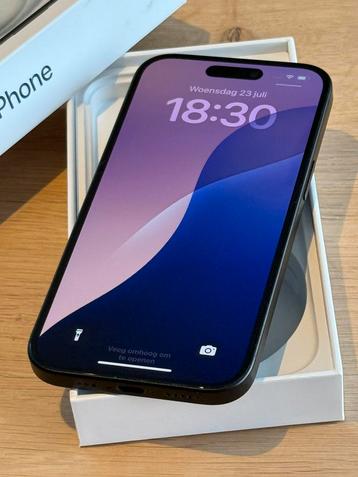 Prachtige iPhone 15 Black 128GB, met 90% batterijconditie! beschikbaar voor biedingen