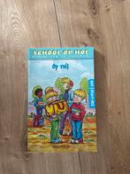 School op Hol - Op reis, Ophalen of Verzenden, Zo goed als nieuw, Fictie algemeen