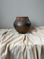 Vintage antiek bruin terra pot / vaas rustic stijl h18cm, Huis en Inrichting, Woonaccessoires | Vazen, Overige kleuren, Aardewerk of Porselein