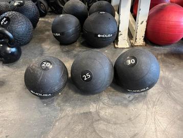 Slam ballem 20-25 en 30 lb bal beschikbaar voor biedingen