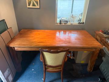 Massieve Teak Houten Tafel – 2 meter x 1 meter beschikbaar voor biedingen