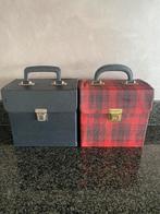 2 koffertjes met 77 vinyl singeltjes izgst zie foto’s, Ophalen of Verzenden, Gebruikt, Pop