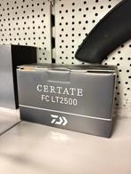 Daiwa Certate FC LT2500 Nieuw, Watersport en Boten, Molen, Daiwa, Nieuw, Ophalen of Verzenden