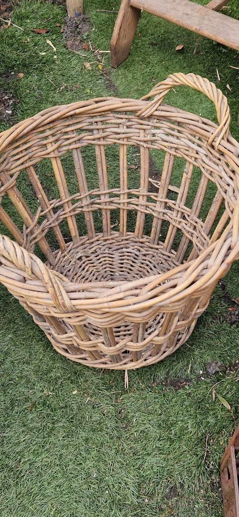 2 mooie aparte Engelse visserij manden(brocante), Huis en Inrichting, Woonaccessoires | Schalen en Manden, Zo goed als nieuw, Mand