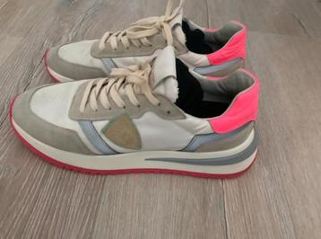 Super gave Philippe Model sneakers  beschikbaar voor biedingen