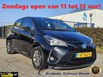 Toyota Yaris 1.5 Hybrid Executive, Camera! Lm Velgen! Zondag, Gebruikt, 4 cilinders, Leder en Stof, Zwart