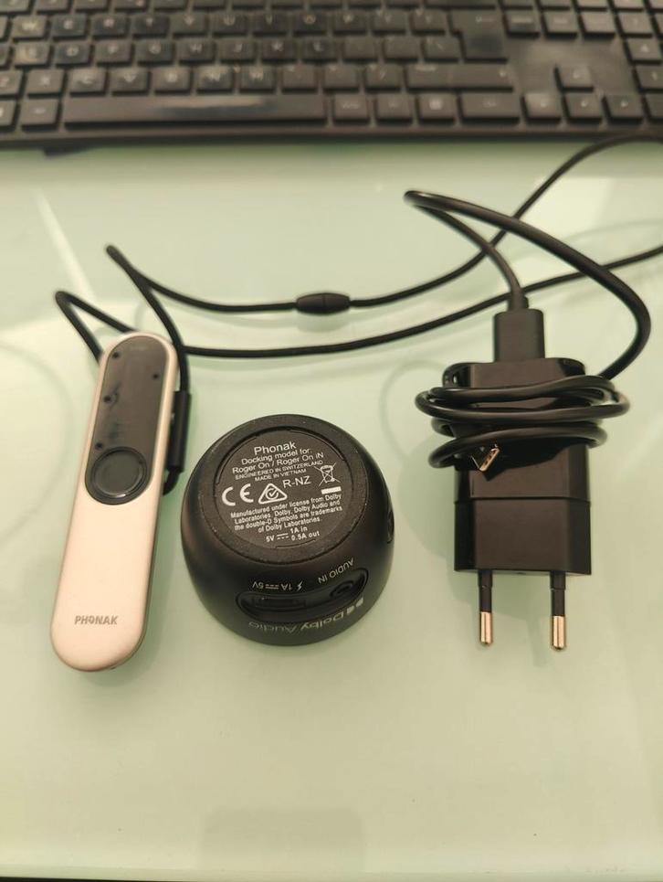 Phonak Roger On, Telecommunicatie, Wearable-accessoires, Gebruikt, Oplader, Ophalen of Verzenden