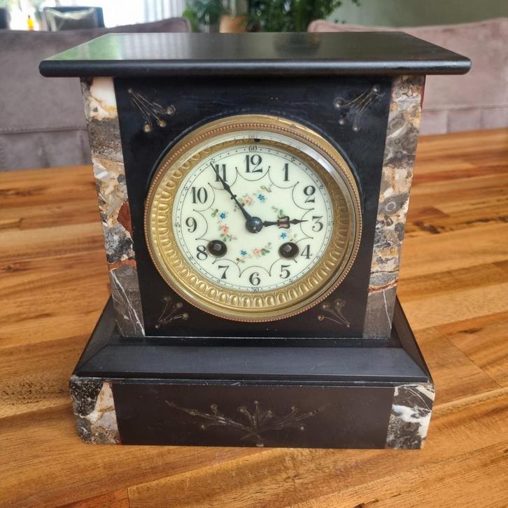 Antieke marmeren tafelklok klokken marmer tafel pendule klok, Antiek en Kunst, Antiek | Klokken, Ophalen of Verzenden