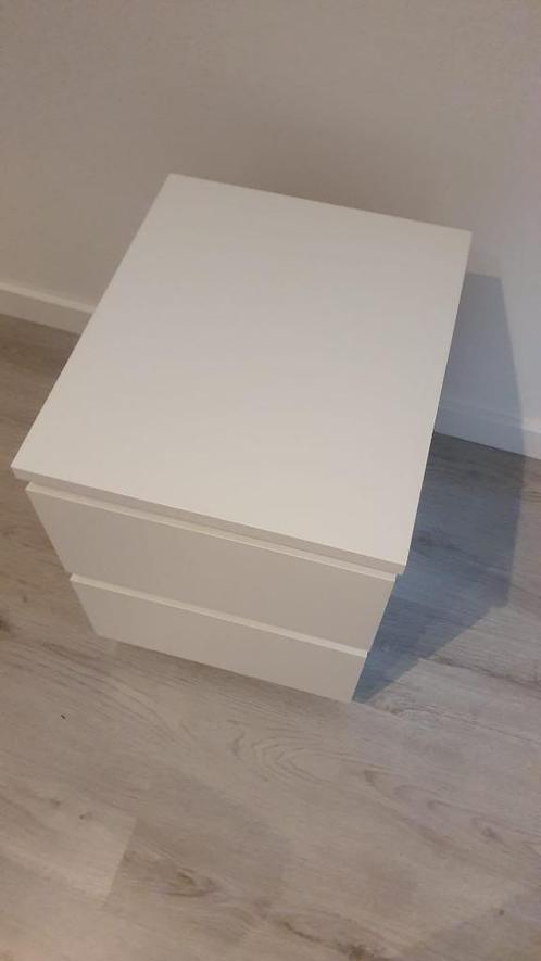 Ikea nachtkast wit - 2 stuks, Huis en Inrichting, Slaapkamer | Nachtkastjes, Zo goed als nieuw, 55 tot 70 cm, 45 tot 65 cm, Hout
