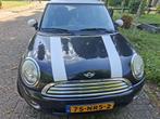 MINI COOPER ONE 1.6 16V 120PK ZWART 220DKM INCL 1 JAAR APK‼️, Auto's, Mini, Voorwielaandrijving, Stof, 750 kg, 4 cilinders