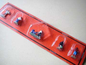5 H0 Figuren gegoten 2005märklin Roco Piko uit HONGARIJE  beschikbaar voor biedingen