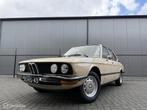 BMW 5-serie 518 1975 Beige | Orig NL | Weinig KM | APK 2026, Achterwielaandrijving, 4 cilinders, Beige, Origineel Nederlands