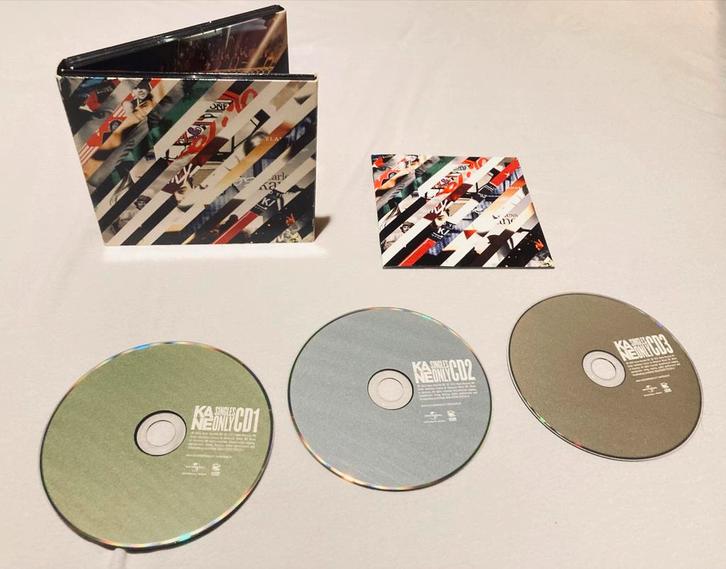 KANE - ‘Singles Only’ - 3CD - Deluxe Versie, Cd's en Dvd's, Cd's | Pop, Zo goed als nieuw, 2000 tot heden, Boxset, Ophalen of Verzenden