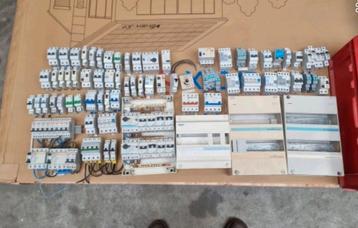 Divers installatiematerriaal schakelmateriaal meterkast beschikbaar voor biedingen