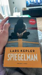 Lars Kepler - Spiegelman, Boeken, Thrillers, Scandinavië, Ophalen of Verzenden, Zo goed als nieuw, Lars Kepler