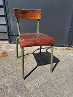 Leuk ouderwets vintage kinderstoeltje, Ophalen