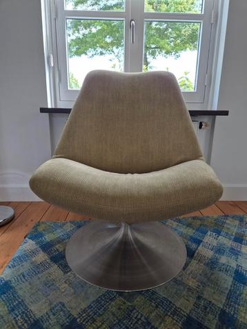 Draaifauteuil groene ribstof met mat-chromen draaipoot beschikbaar voor biedingen