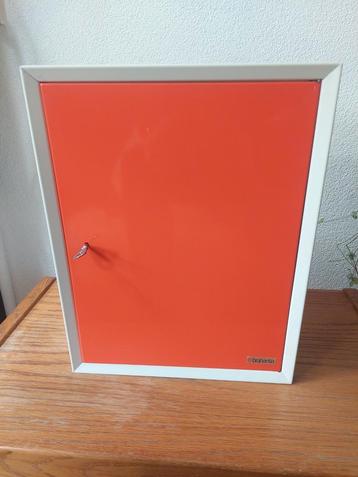 Vintage Brabantia oranje medicijnkastje seventies beschikbaar voor biedingen