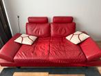 Rode leren bank met verstelbare rugleuning, Huis en Inrichting, Ophalen, Gebruikt, Tweepersoons, Rechte bank