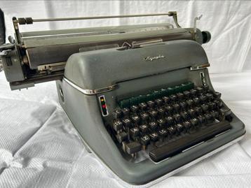 Vintage Typemachine olympia gst1 super de luxe beschikbaar voor biedingen