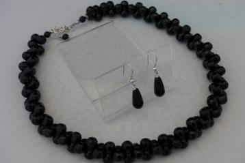 ONYX ketting/oorhanger-set beschikbaar voor biedingen