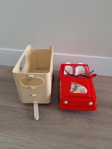 Barbie Steffi paardenkar en auto beschikbaar voor biedingen