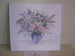 Vaas met bloemen in pastel kleuren - FRAAI borduurwerk, Ophalen of Verzenden, Zo goed als nieuw
