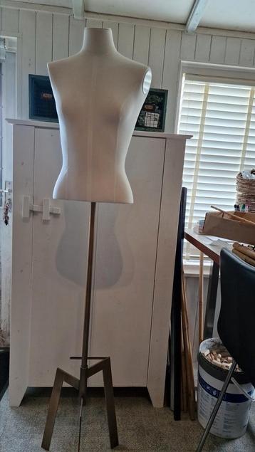 Hans Boodt torso beschikbaar voor biedingen