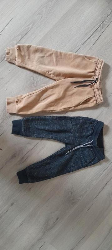 Broekjes maat 98 beschikbaar voor biedingen