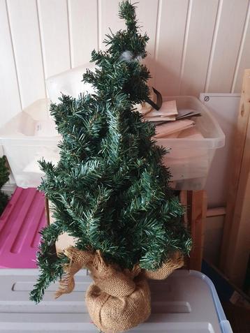 Kunst kerstboom  beschikbaar voor biedingen