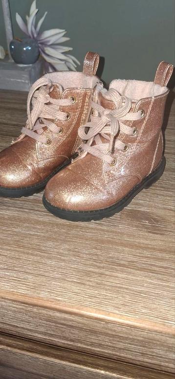 Leuke glitter laarsjes  beschikbaar voor biedingen