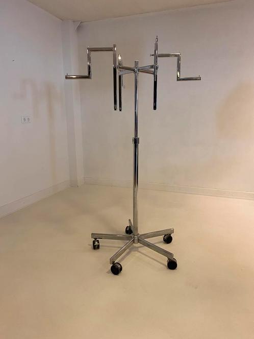verstelbaar kledingrek/kapstok chroom, Huis en Inrichting, Woonaccessoires | Kapstokken, Gebruikt, Staande kapstok, 150 tot 200 cm