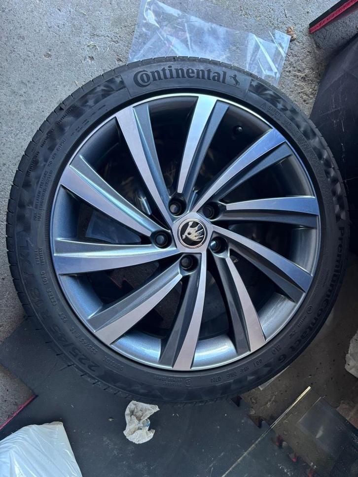 Skoda Octavia 18 inch zomerset PERSEUS, Auto-onderdelen, Banden en Velgen, Banden en Velgen, Zomerbanden, 18 inch, 225 mm, Personenwagen