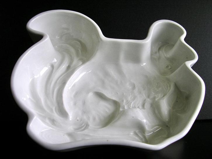 Puddingvorm afbeelding eekhoorn P. Regout, Antiek en Kunst, Antiek | Servies los, Ophalen of Verzenden