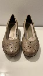 Rieker beige pumps (maat 40), Kleding | Dames, Pumps, Beige, Ophalen of Verzenden, Gedragen