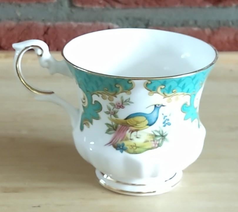 engels Queen Rosina porseleinen kopje , volgnr 73, Verzamelen, Ophalen of Verzenden, Gebruikt, Porselein, Kop en/of schotel