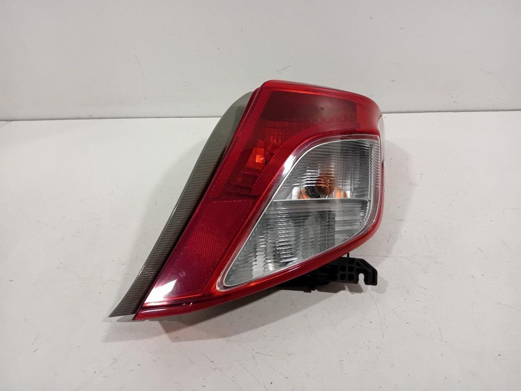 Achterlicht carrosserie rechts Toyota Yaris, Onderdelen@venauto.nl, Van der Ven Autorecycling B.V., Gebruikt, Ettenseweg 76, 4706 PB Roosendaal, The Netherlands