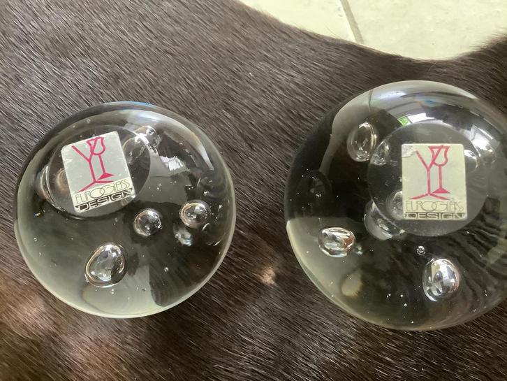 2x heldere met luchtbellen presse papier glasbol glas bol, Huis en Inrichting, Woonaccessoires | Overige, Zo goed als nieuw, Ophalen of Verzenden