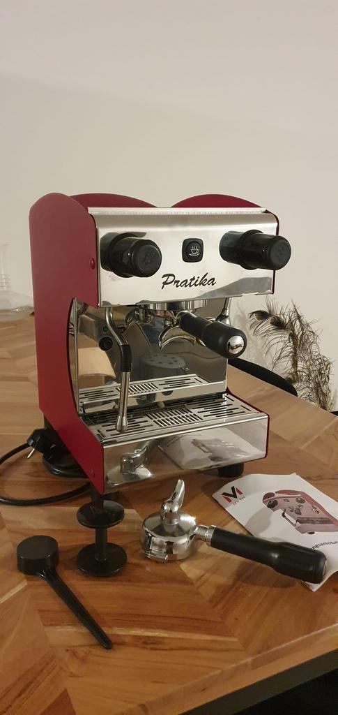 Nieuwstaat: Macchiavalley Pratika (semi-auto), Witgoed en Apparatuur, Koffiezetapparaten, Zo goed als nieuw, Gemalen koffie, Koffiebonen