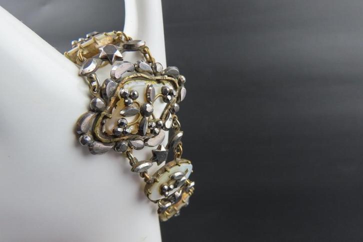 Armband Grand Tour 18e eeuw - parelmoer met metaal., Antiek en Kunst, Antiek | Overige Antiek, Ophalen of Verzenden