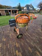 Betonmolen te koop, Eén persoon